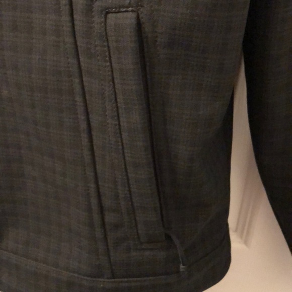 North Face Women’s Jacket - Picture 4 of 8